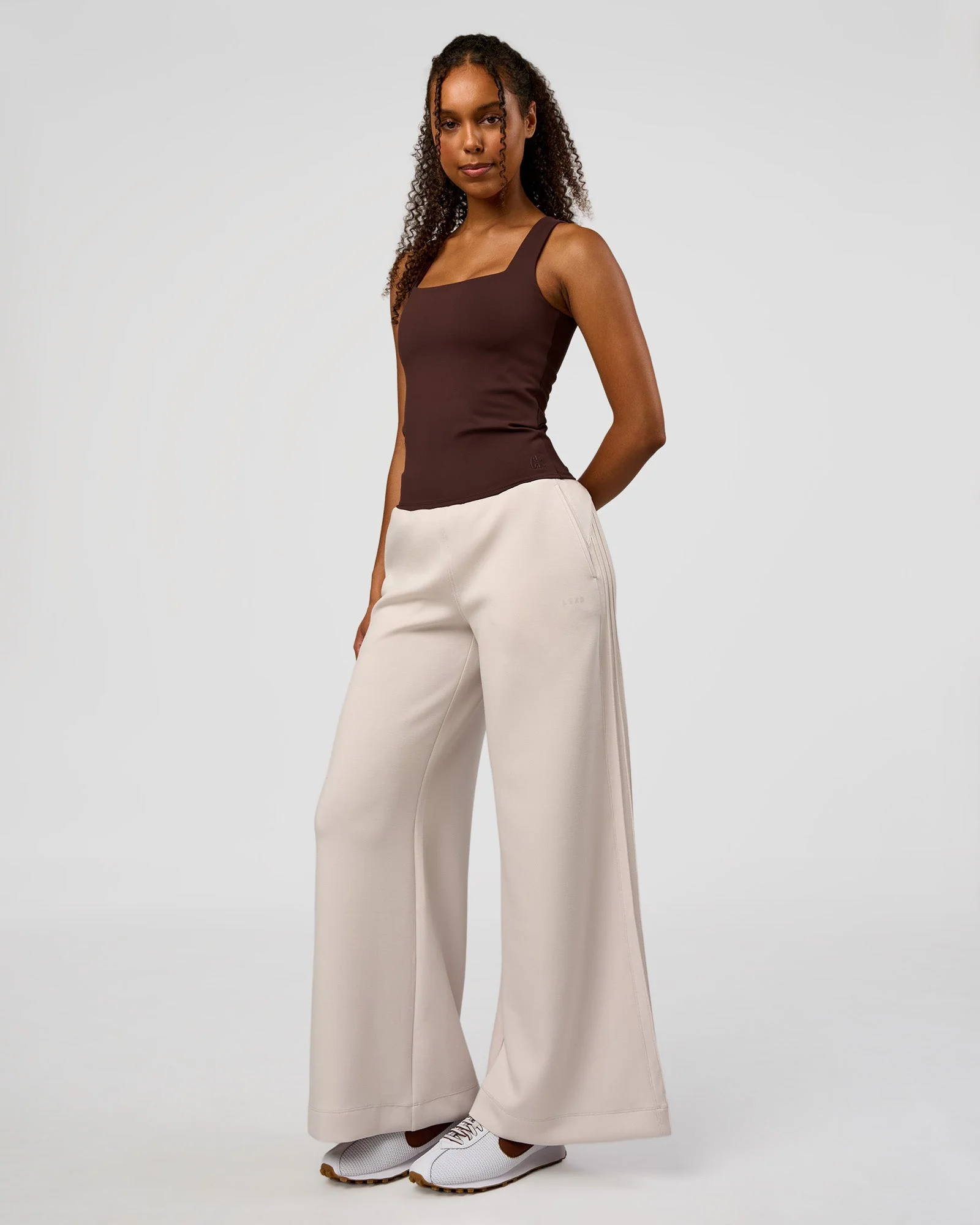 CF Train Hard Shelf Bra Tank - Hot Chocolate - Image 5