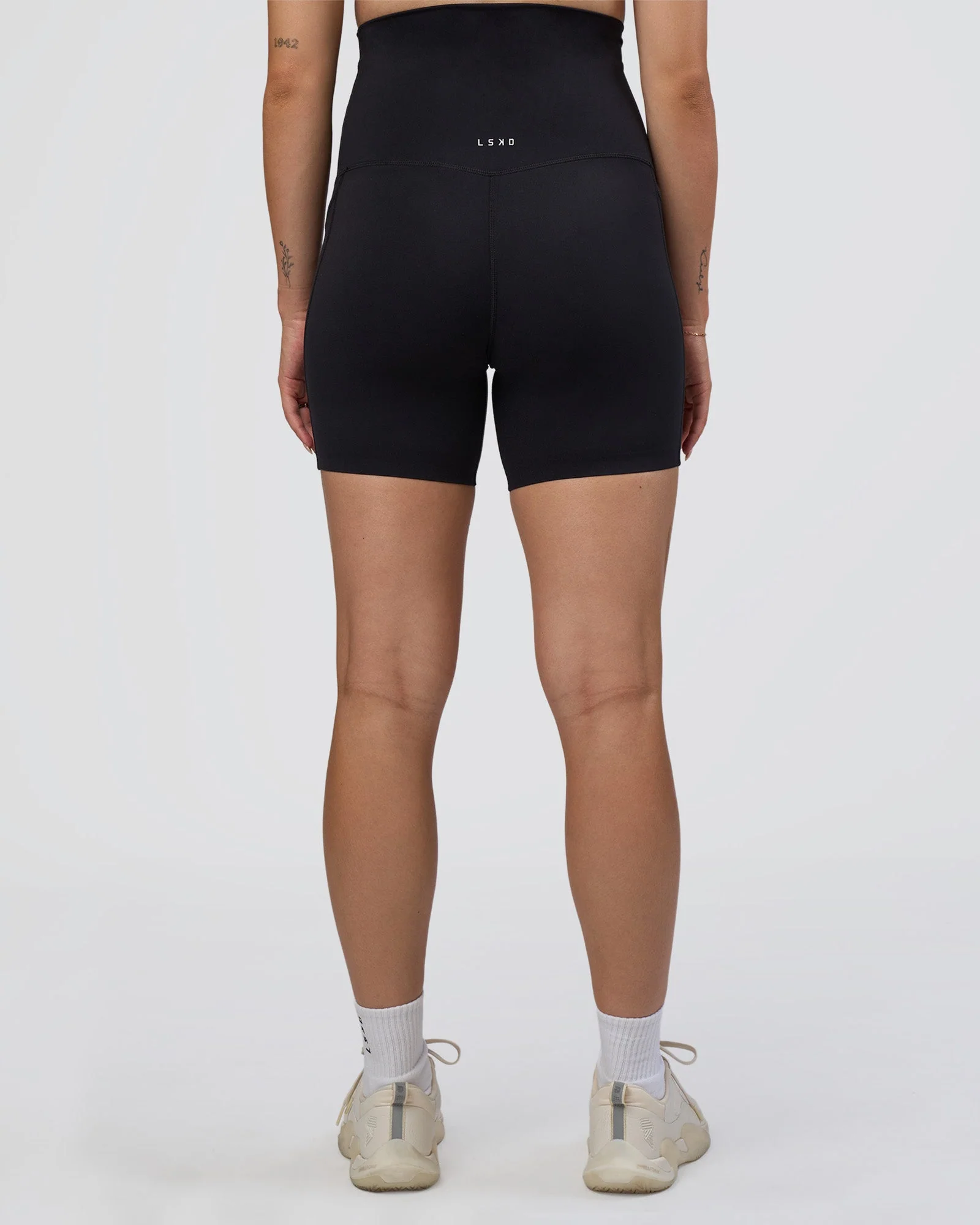 Elixir Ultra High-Rise Maternity 6" Short Pockets - Black - Image 4